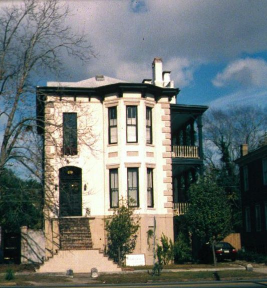 New Enland Large House